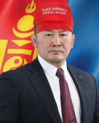 Создать мем Khaltmaagiin Battulga Make America Great Again hat