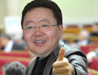 Создать мем Tsakhiagiin Elbegdorj gives thumb up in Verkhovna Rada