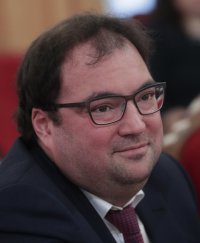 Создать мем Максут Игоревич Шадаев