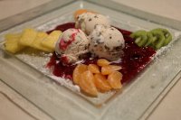 Создать мем Мороженое с фруктами