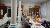 Создать мем На учениях или