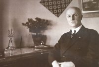 ей, козаче, вставай! що? який крах гетьманату? який усср? що ще за майдан? м-да,ну і дуже ти гепнувся зі сходин. ну нічого, вставай давай, поїхали відвойовувати кубань., Мем Скоро