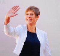 целуйте пупок, Мем Керсти Кальюлайд
