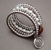  9. pearls go with everything. this is a southern must. i'm sure you can remember the first pair of pearls your momma gave you. theodysseyonline.com/true-southern-woman, Мем Pearls go with everything - a southern MUST