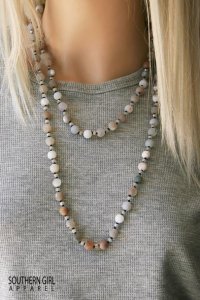  9. pearls go with everything. this is a southern must. i'm sure you can remember the first pair of pearls your momma gave you. theodysseyonline.com/true-southern-woman, Мем Pearls go with everything