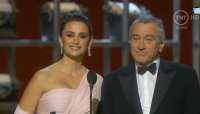 Создать мем Robert De niro