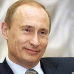 Ухмыляющийся Путин