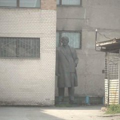 Ленин за углом