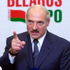 Лукашенко указывает пальцем