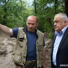 А вот там