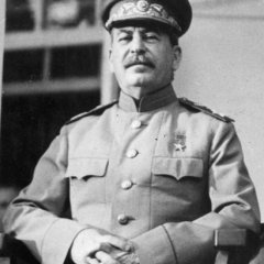   Сталин в фуражке
