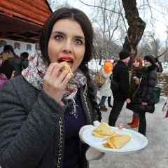 на блинницу взглянуть не желаешь