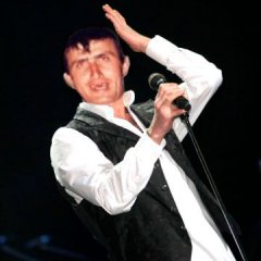 Парнь певец