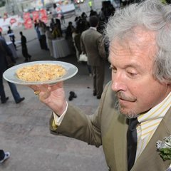 Макаревич холуй