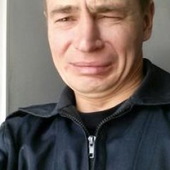 Плачу