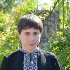 р
