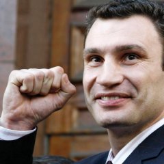 Кличко с кулаком