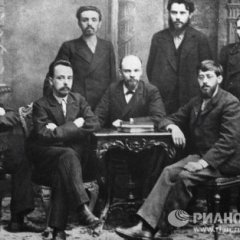 Ленин и соратники