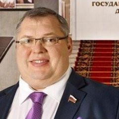 Толстый депутат