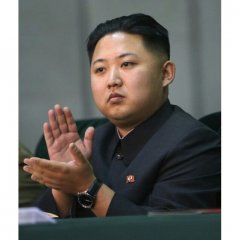 Ким чен ын хлопает