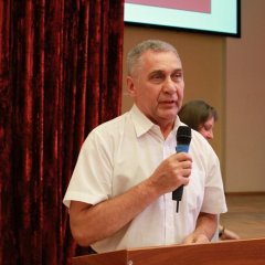 Сакович передаёт РГГМУ Валерию Михееву
