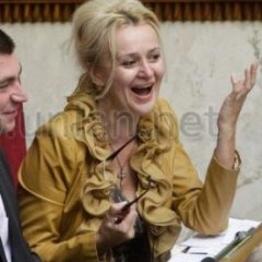 Фарион показывает на дебила