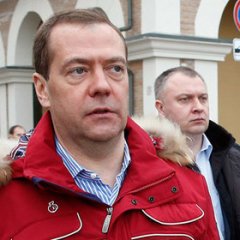 Медведев ступил на лед