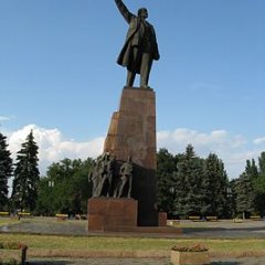 Памятник Ленину
