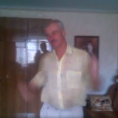 Дед танцует