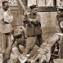 Наказании провинившегося в Китае 1900 год