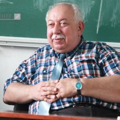 Справедливый Роман Шуст