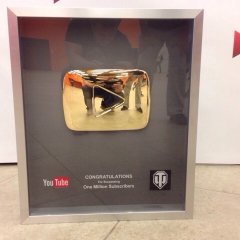 Золотая кнопка youtube