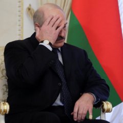 Лукашенко плачет