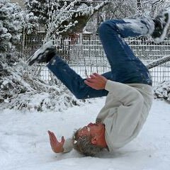 Мужик упал