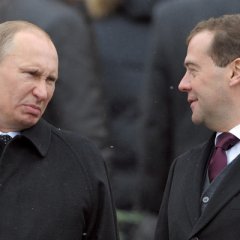 Путин и Медведев 002