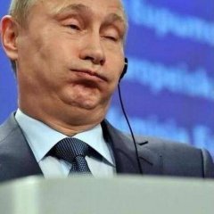 Путин смеется