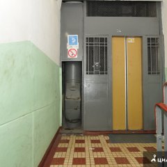 В подъезде лифт убийца