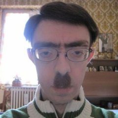 Гитлер сидит за компом