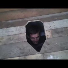 Упал в туалет