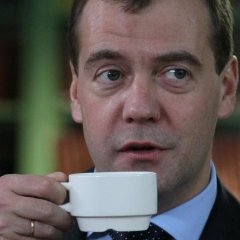 Медведев с кофе