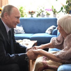 Боре передай что мы скучаем