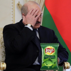 Лукашенко пьяный пил путинку с чипсами лейс мятного карася