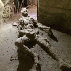 Помпеи