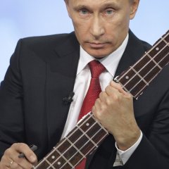 Путин и инструмент