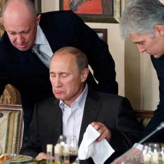 Путин жрет
