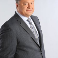 Довольный Порошенко