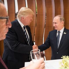 Obozrevatelcom  Трамп ввел новые санкции против Украины