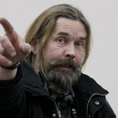 Паук тычет пальцем