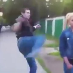 Ударил с ноги по девушке