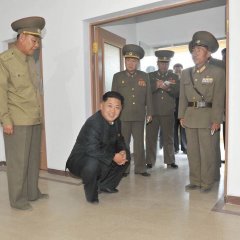 Ким Чен Ын Гопник